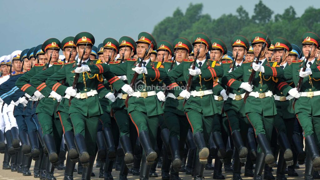 Quân đội Nhân dân Việt Nam: Hãy khám phá hình ảnh đầy sức mạnh và niềm tự hào của Quân đội Nhân dân Việt Nam, những người lính không chỉ chống lại kẻ thù mà còn là những người tuyệt vời góp phần xây dựng đất nước.